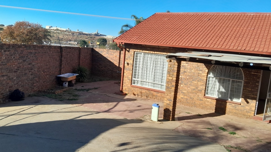 4 Bedroom Property for Sale in Laudium Ext 1 Gauteng