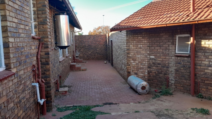 4 Bedroom Property for Sale in Laudium Ext 1 Gauteng