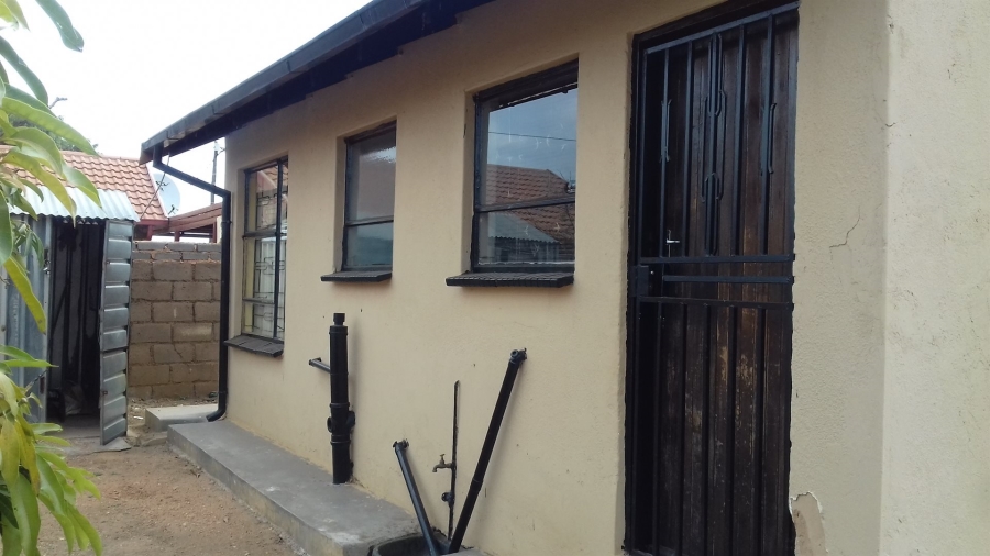 To Let 2 Bedroom Property for Rent in Soshanguve XX Gauteng