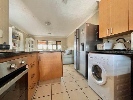 2 Bedroom Property for Sale in Linden Gauteng