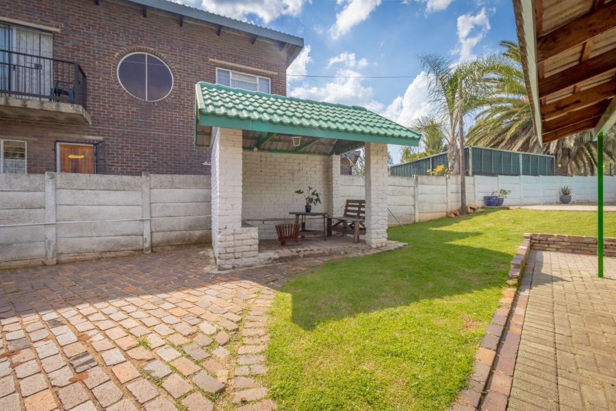 4 Bedroom Property for Sale in Greenhills Gauteng