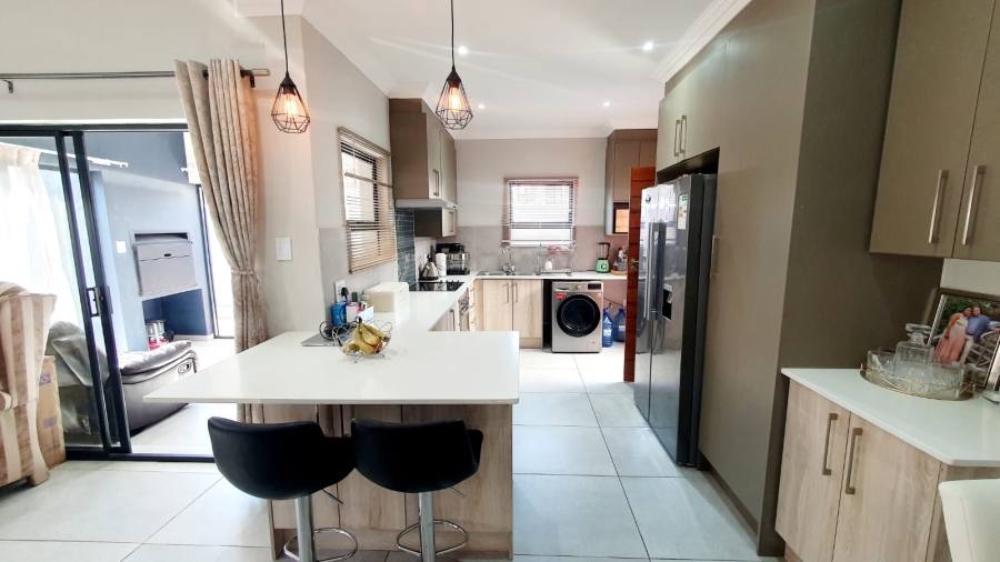 3 Bedroom Property for Sale in Magalieskruin Gauteng