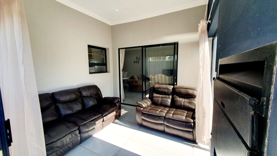 3 Bedroom Property for Sale in Magalieskruin Gauteng