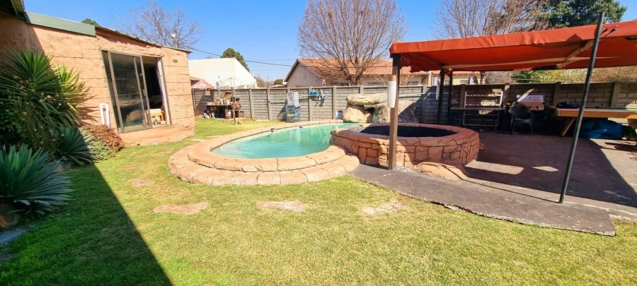 5 Bedroom Property for Sale in Klopperpark Gauteng