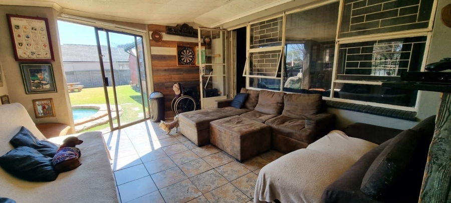 5 Bedroom Property for Sale in Klopperpark Gauteng