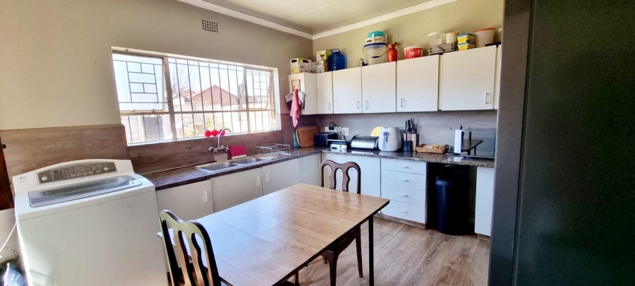 5 Bedroom Property for Sale in Klopperpark Gauteng