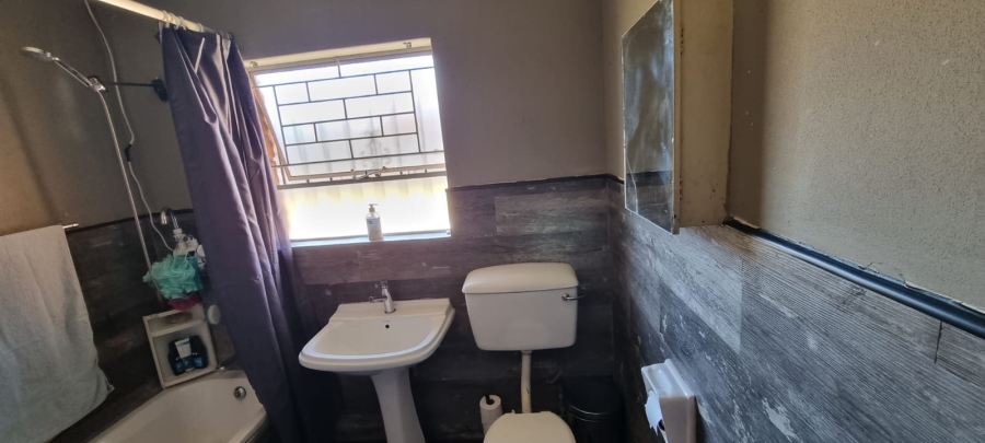 5 Bedroom Property for Sale in Klopperpark Gauteng