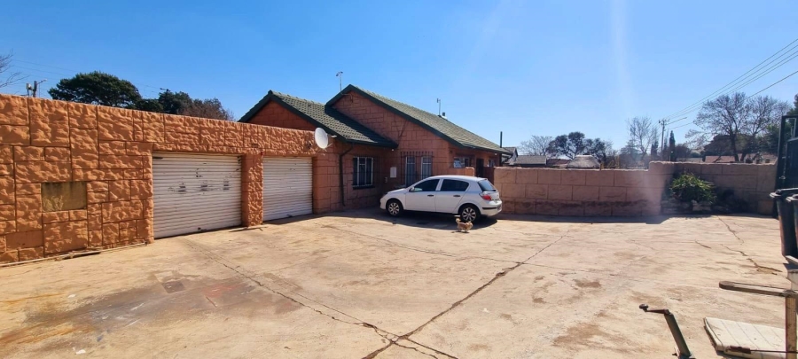 5 Bedroom Property for Sale in Klopperpark Gauteng