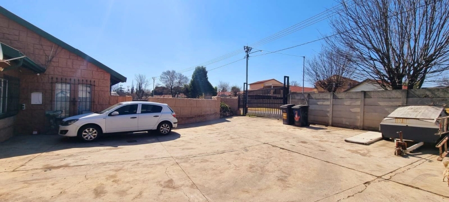 5 Bedroom Property for Sale in Klopperpark Gauteng