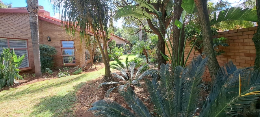 4 Bedroom Property for Sale in Eldoraigne Gauteng