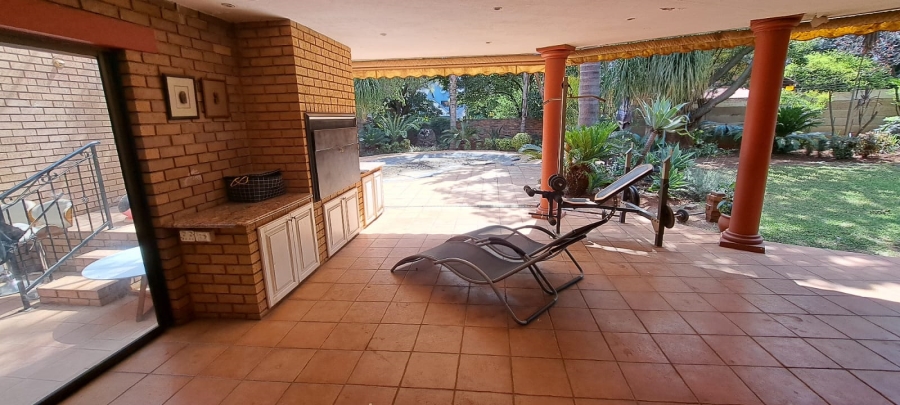 4 Bedroom Property for Sale in Eldoraigne Gauteng