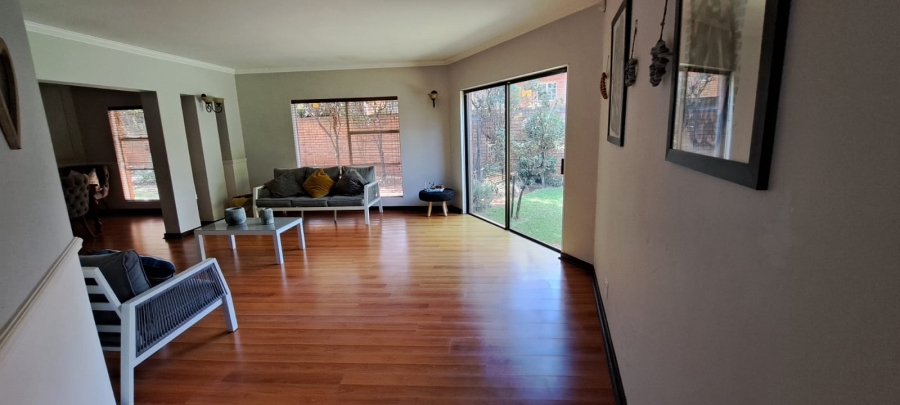 4 Bedroom Property for Sale in Eldoraigne Gauteng