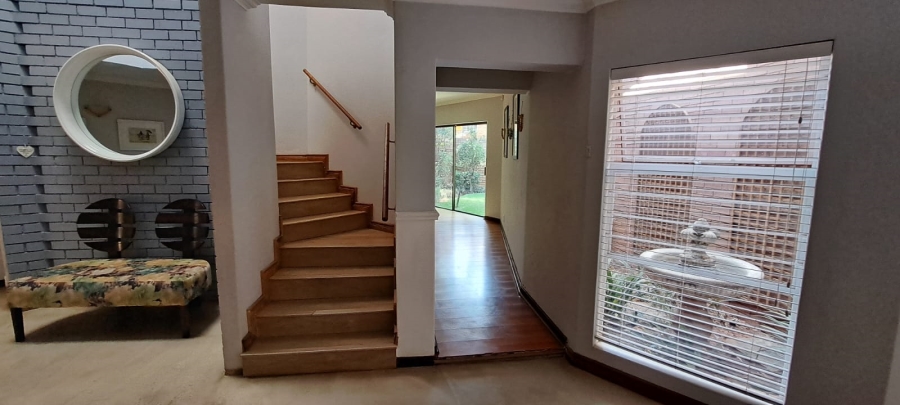 4 Bedroom Property for Sale in Eldoraigne Gauteng