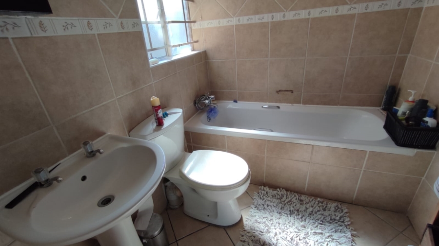 2 Bedroom Property for Sale in Celtisdal Gauteng