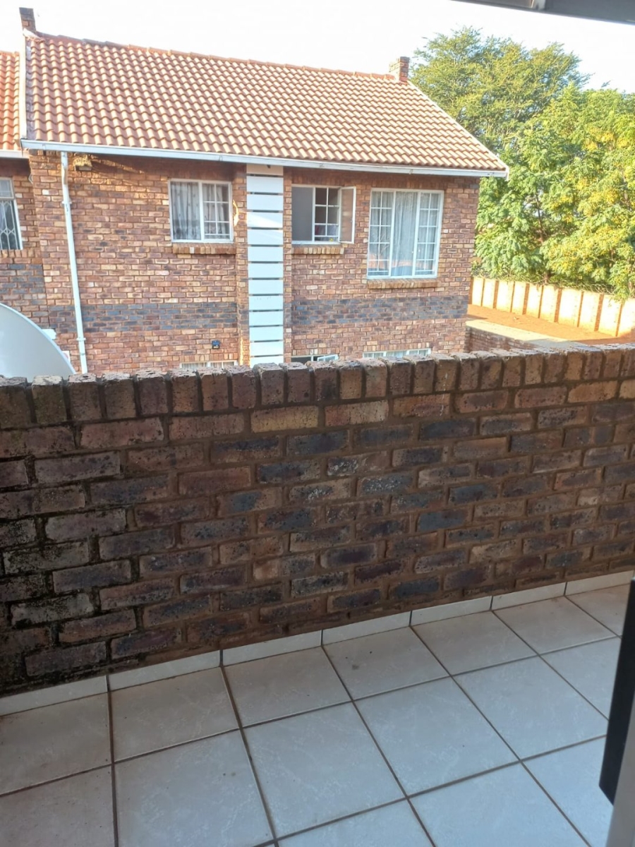 2 Bedroom Property for Sale in Pretoria North Gauteng