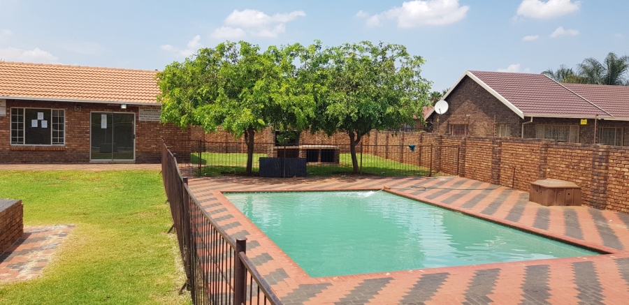 2 Bedroom Property for Sale in Pretoria North Gauteng