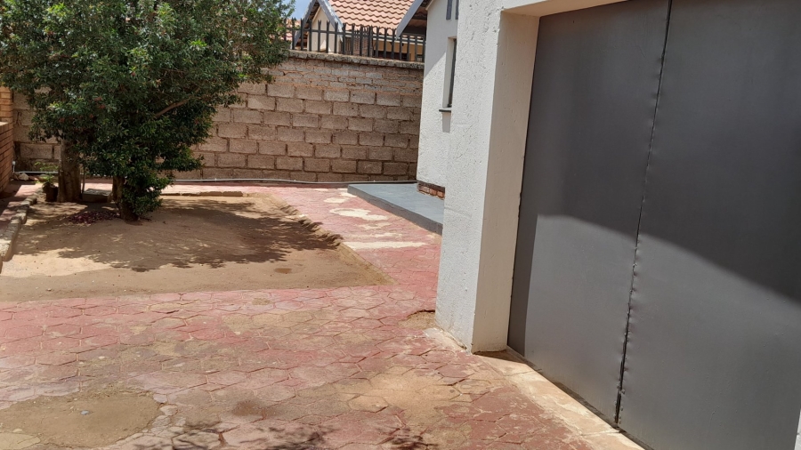 2 Bedroom Property for Sale in Soshanguve WW Gauteng