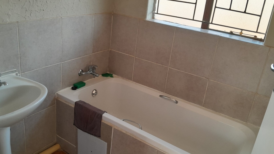 2 Bedroom Property for Sale in Soshanguve WW Gauteng