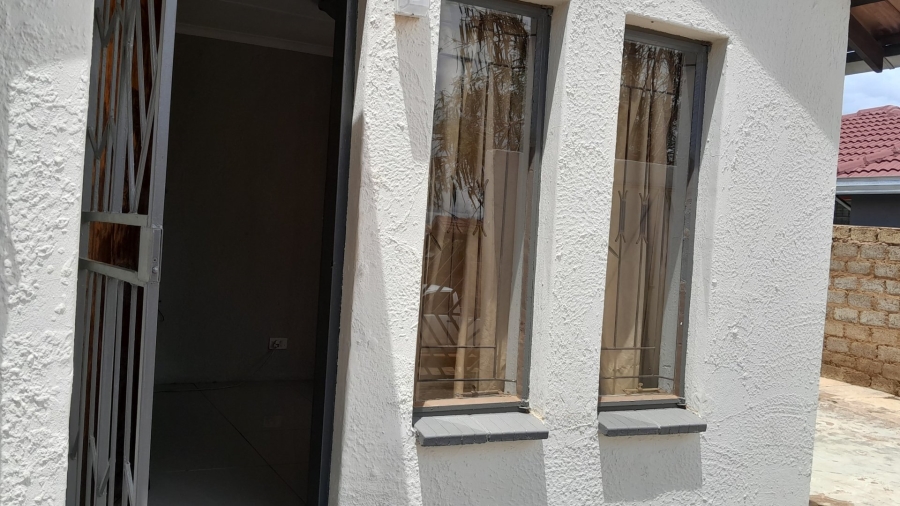 2 Bedroom Property for Sale in Soshanguve WW Gauteng