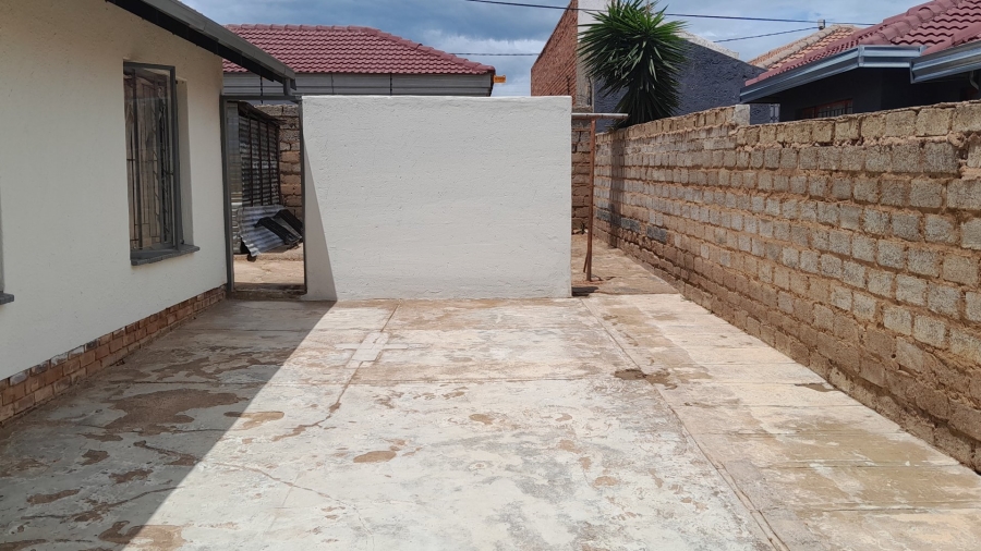 2 Bedroom Property for Sale in Soshanguve WW Gauteng