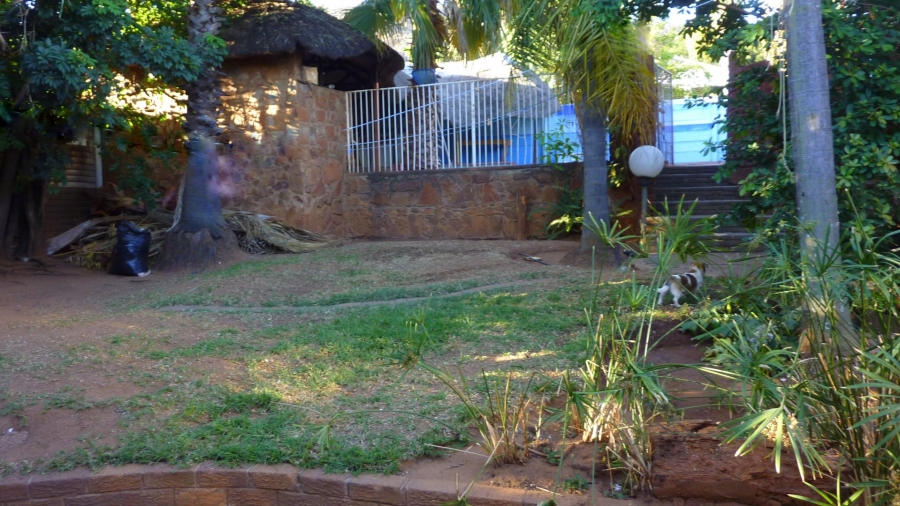 5 Bedroom Property for Sale in Mountain View Gauteng