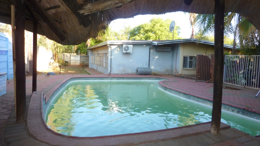 5 Bedroom Property for Sale in Mountain View Gauteng