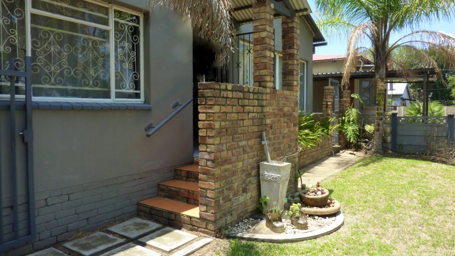 4 Bedroom Property for Sale in Mountain View Gauteng