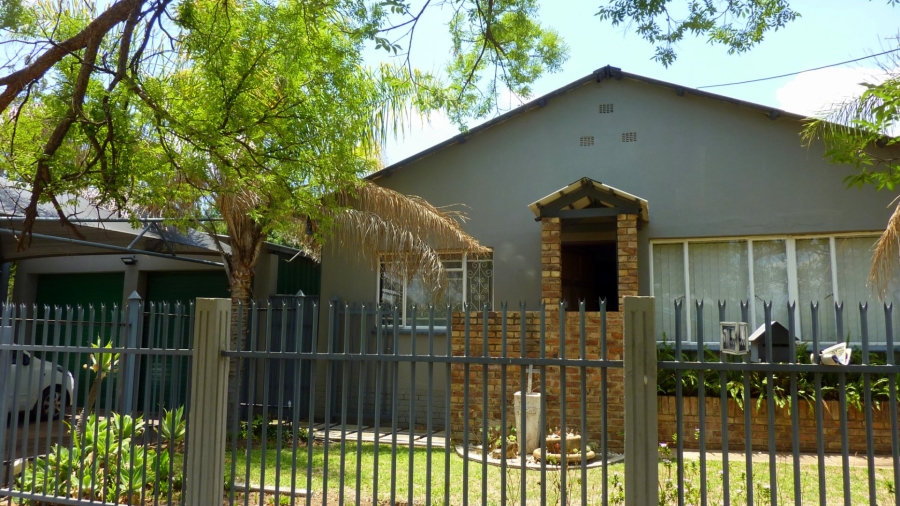 4 Bedroom Property for Sale in Mountain View Gauteng