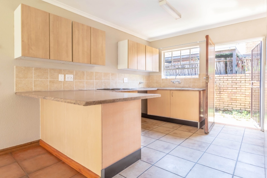 2 Bedroom Property for Sale in Wilgeheuwel Gauteng