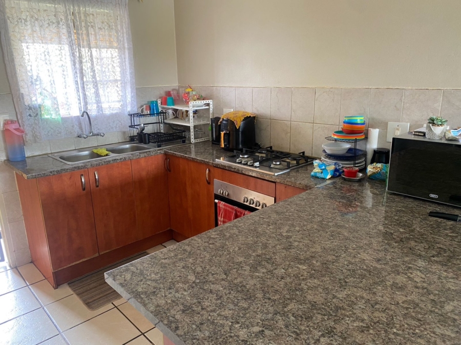 2 Bedroom Property for Sale in Erand Gardens Gauteng