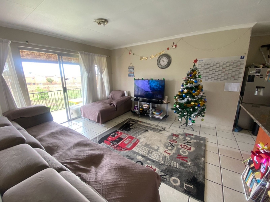 2 Bedroom Property for Sale in Erand Gardens Gauteng