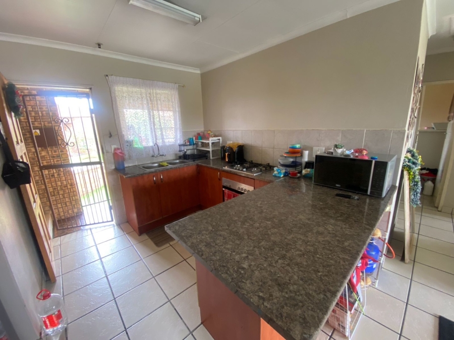 2 Bedroom Property for Sale in Erand Gardens Gauteng