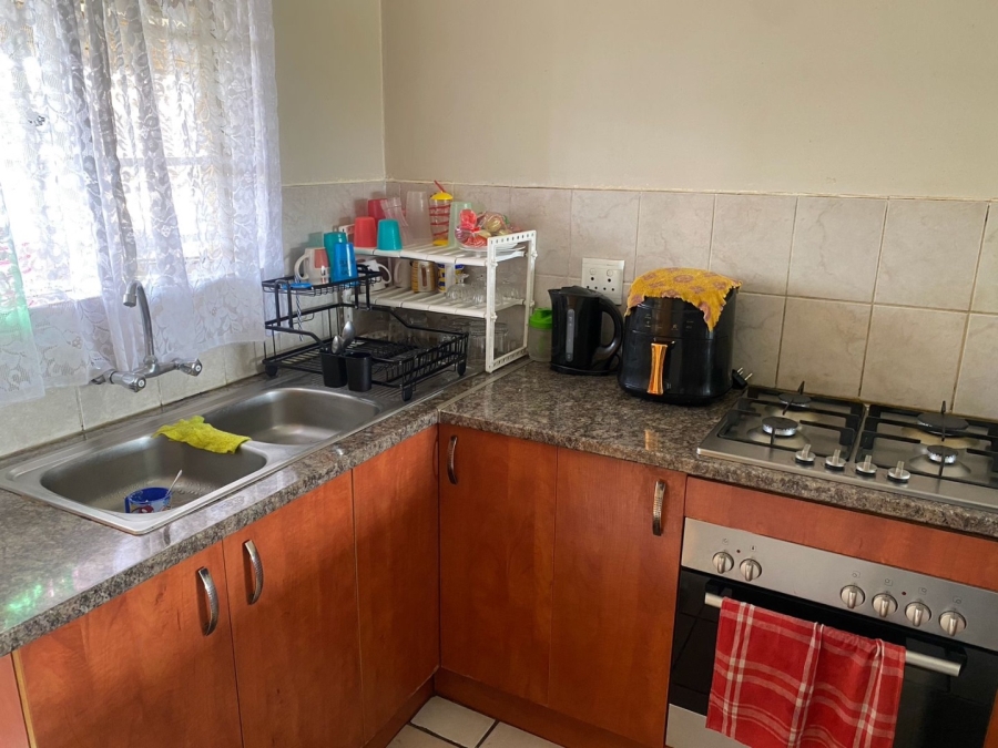 2 Bedroom Property for Sale in Erand Gardens Gauteng