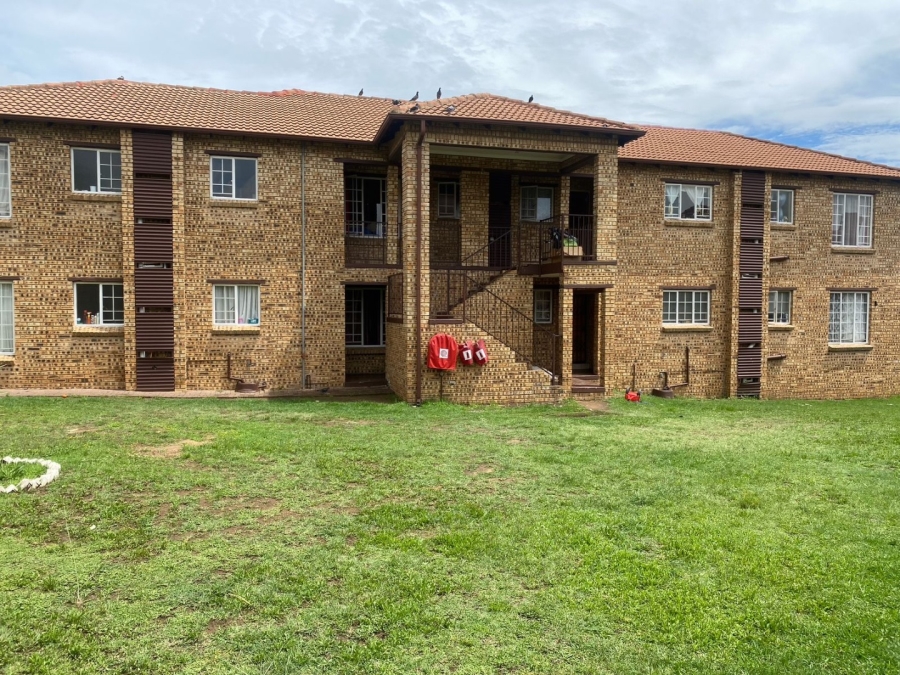 2 Bedroom Property for Sale in Erand Gardens Gauteng