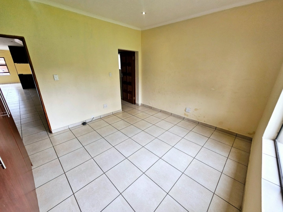 To Let 4 Bedroom Property for Rent in Monavoni Gauteng