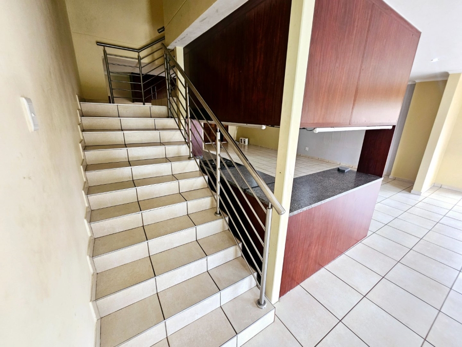 To Let 4 Bedroom Property for Rent in Monavoni Gauteng