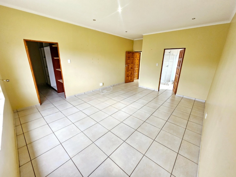 To Let 4 Bedroom Property for Rent in Monavoni Gauteng