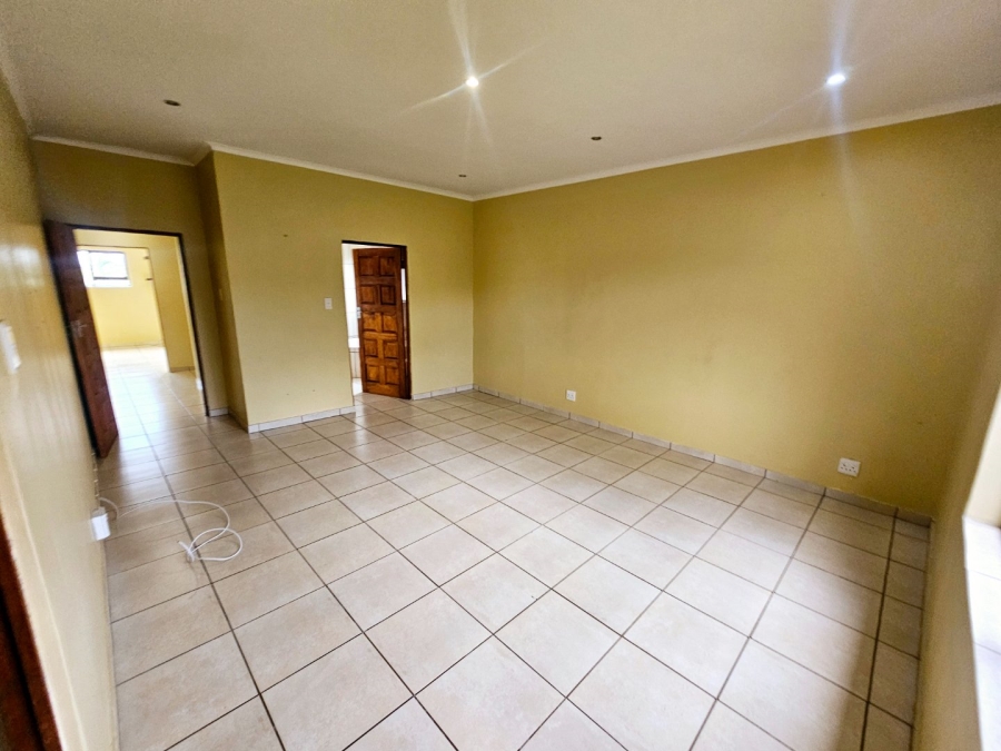 To Let 4 Bedroom Property for Rent in Monavoni Gauteng