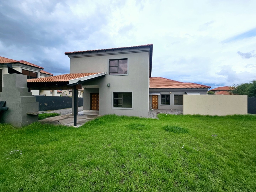 To Let 4 Bedroom Property for Rent in Monavoni Gauteng