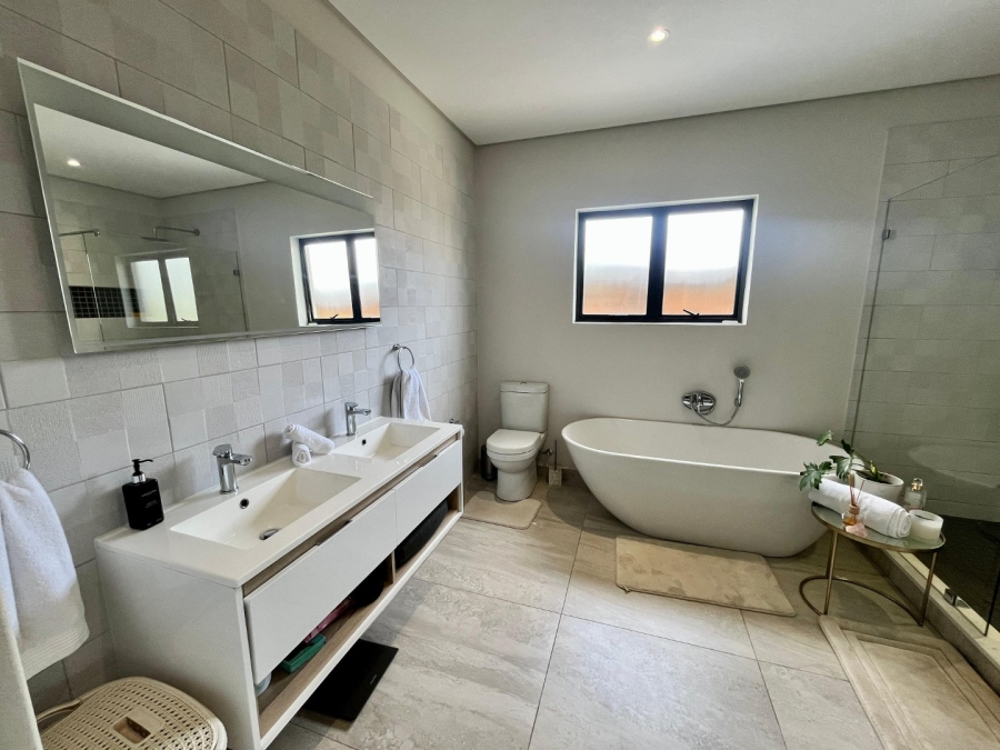 4 Bedroom Property for Sale in Carlswald Estate Gauteng