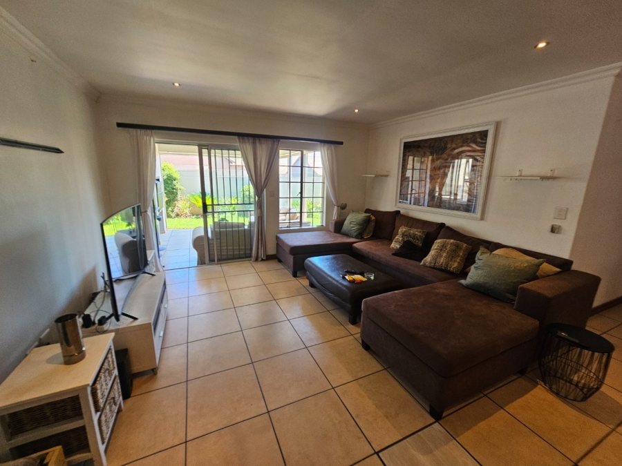 To Let 3 Bedroom Property for Rent in Thatchfield Gardens Gauteng