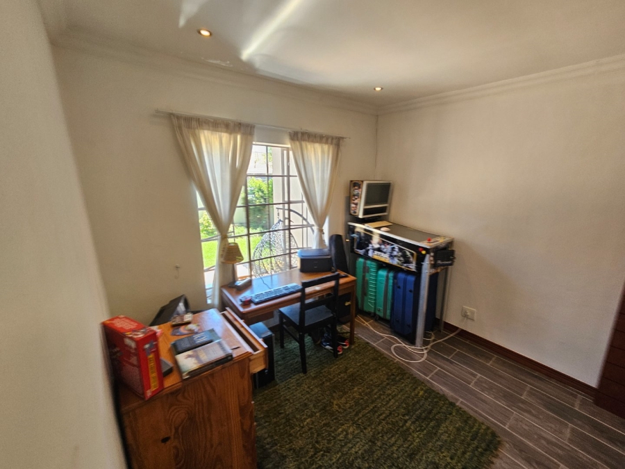 To Let 3 Bedroom Property for Rent in Thatchfield Gardens Gauteng