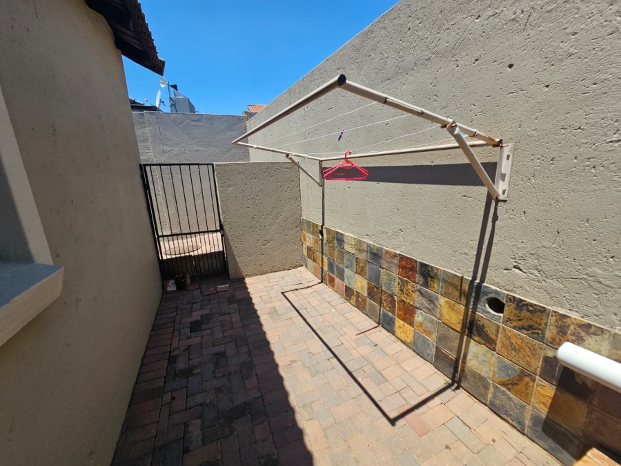 To Let 3 Bedroom Property for Rent in Thatchfield Gardens Gauteng