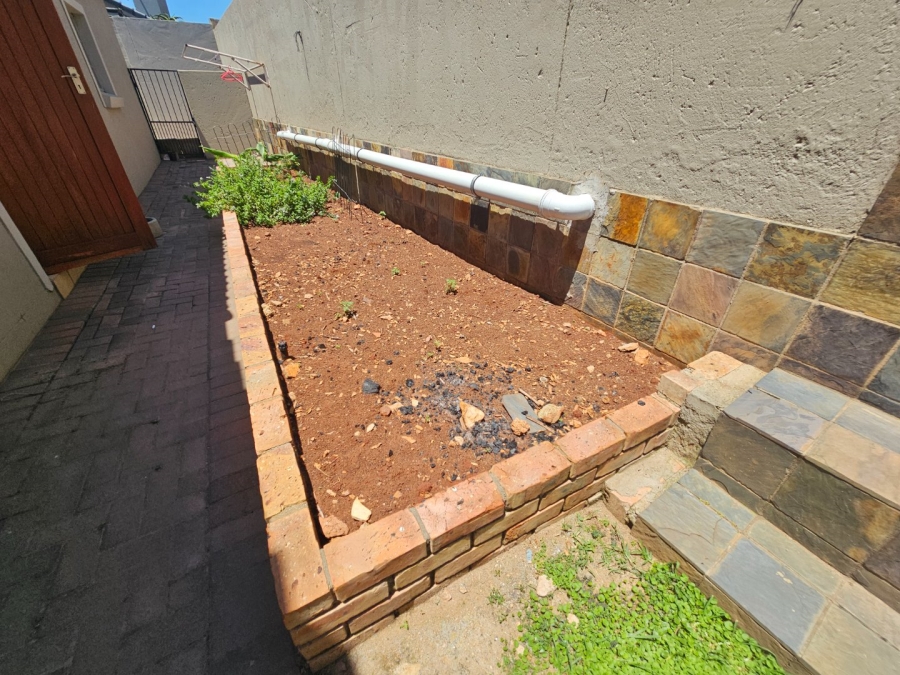 To Let 3 Bedroom Property for Rent in Thatchfield Gardens Gauteng