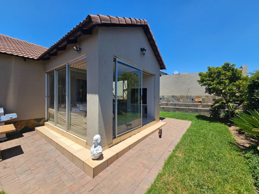 To Let 3 Bedroom Property for Rent in Thatchfield Gardens Gauteng