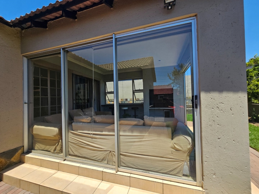 To Let 3 Bedroom Property for Rent in Thatchfield Gardens Gauteng