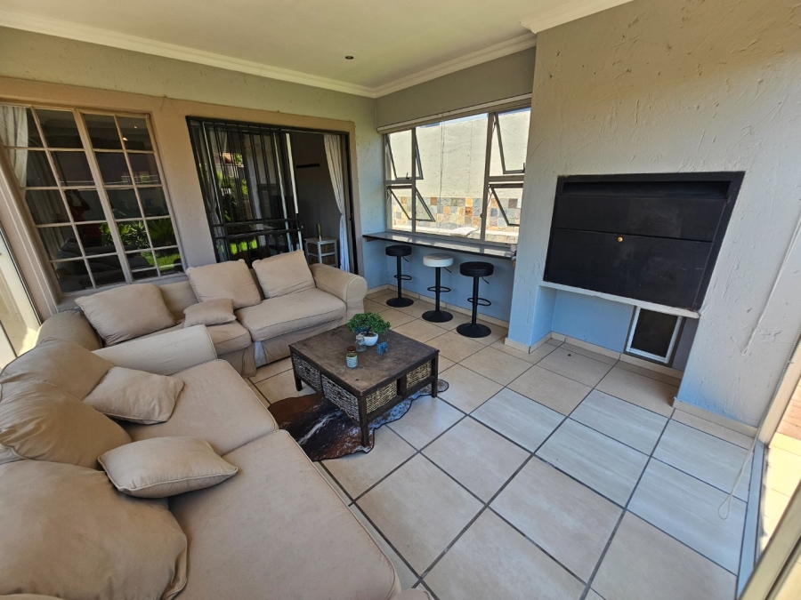 To Let 3 Bedroom Property for Rent in Thatchfield Gardens Gauteng