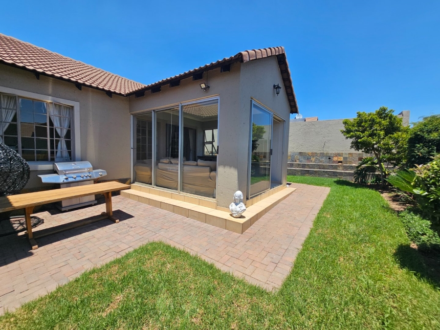 To Let 3 Bedroom Property for Rent in Thatchfield Gardens Gauteng