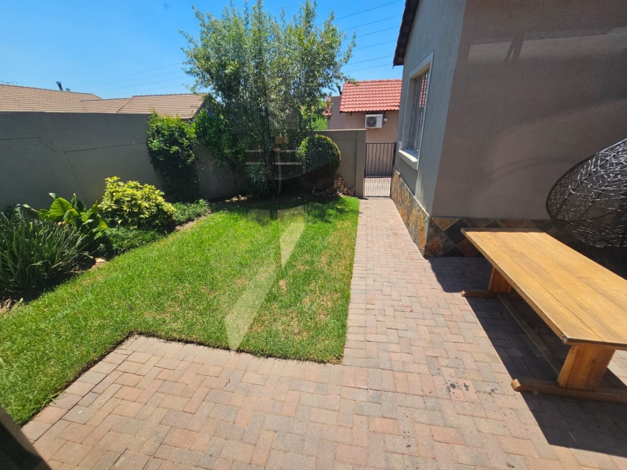 To Let 3 Bedroom Property for Rent in Thatchfield Gardens Gauteng