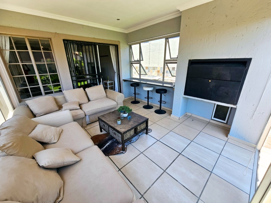 To Let 3 Bedroom Property for Rent in Thatchfield Gardens Gauteng